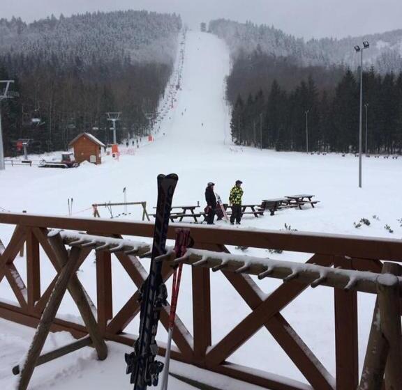 리조트 Góra Dzikowiec Chata Dzika