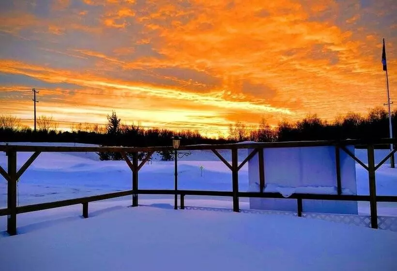 Wayside Motel Manitoulin