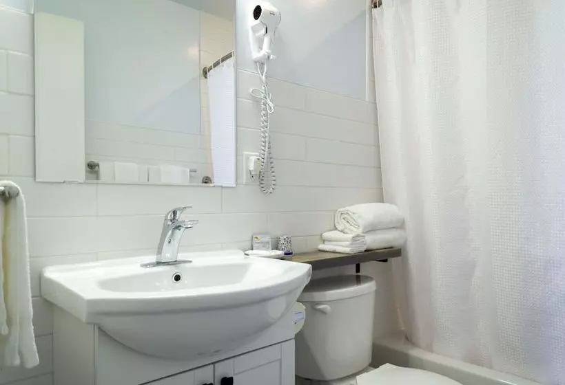 Wayside Motel Manitoulin