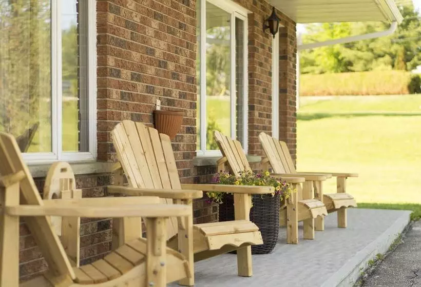 Wayside Motel Manitoulin