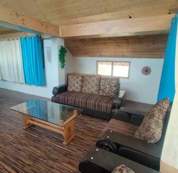 ベッドアンドブレックファースト Akasa Boutique Homestay