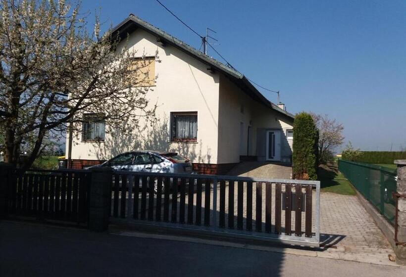 تختخواب و صبحانه Mamut Stay