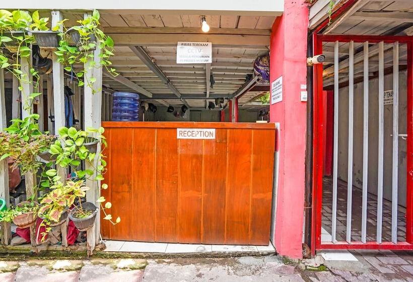 Szálloda Oyo 90799 Griyo Sonia