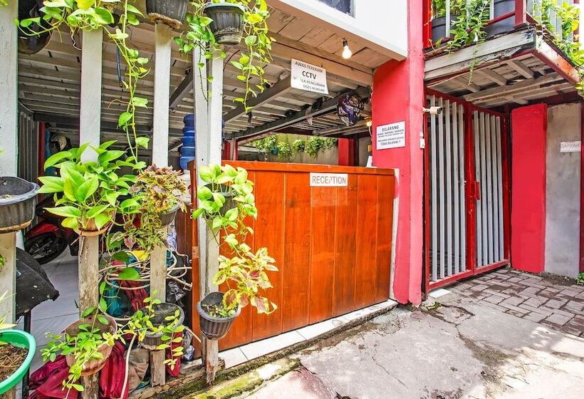 Szálloda Oyo 90799 Griyo Sonia