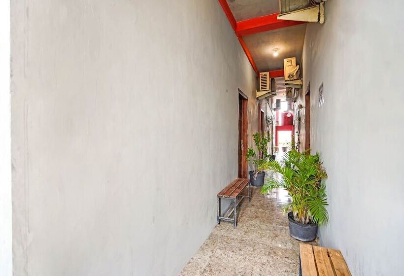 Szálloda Oyo 90799 Griyo Sonia