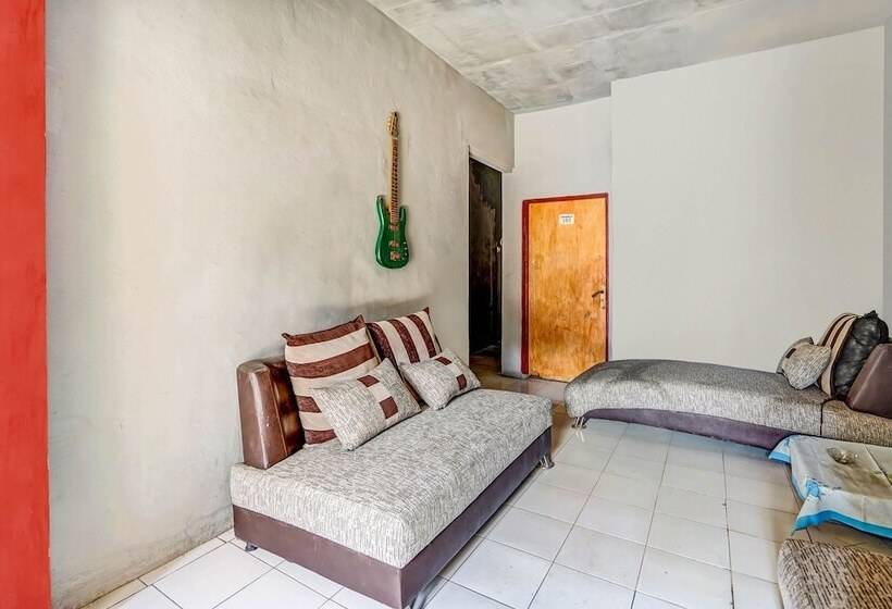 Szálloda Oyo 90799 Griyo Sonia