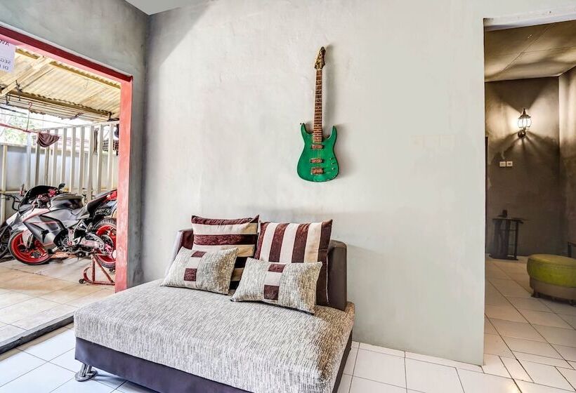 Szálloda Oyo 90799 Griyo Sonia