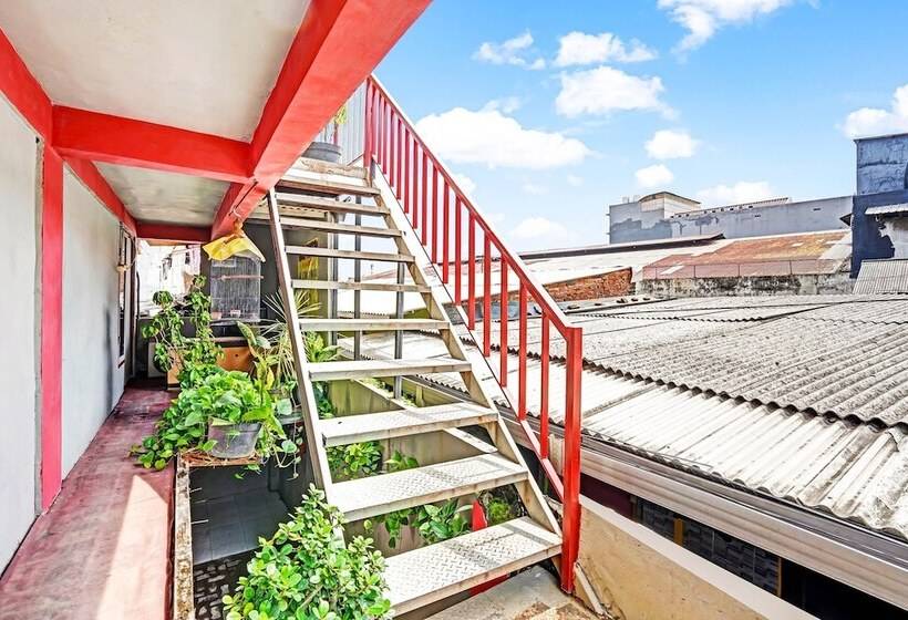 Szálloda Oyo 90799 Griyo Sonia