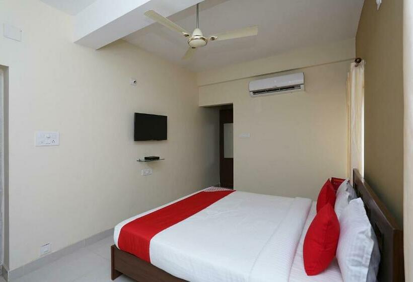 Hotelli Oyo 14285 Corporate Classic