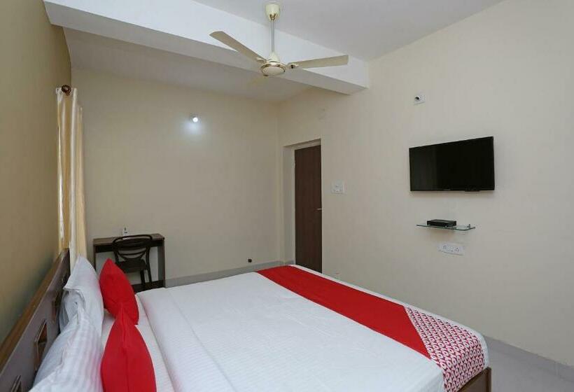 Hotelli Oyo 14285 Corporate Classic