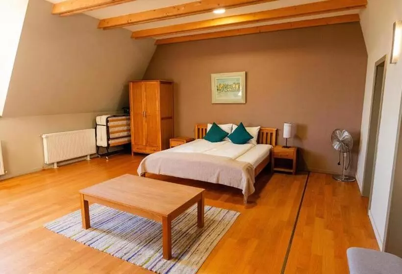 Majatalo Harmonia Mundi