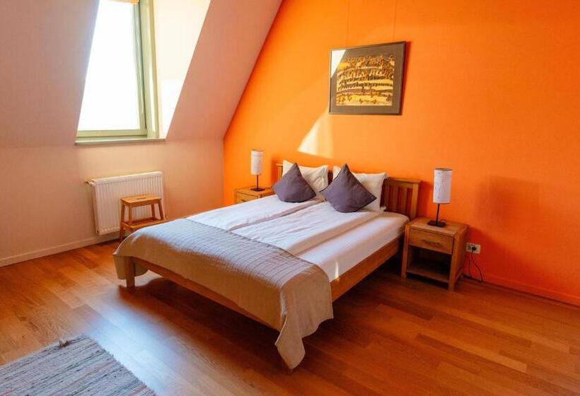 펜션 Harmonia Mundi