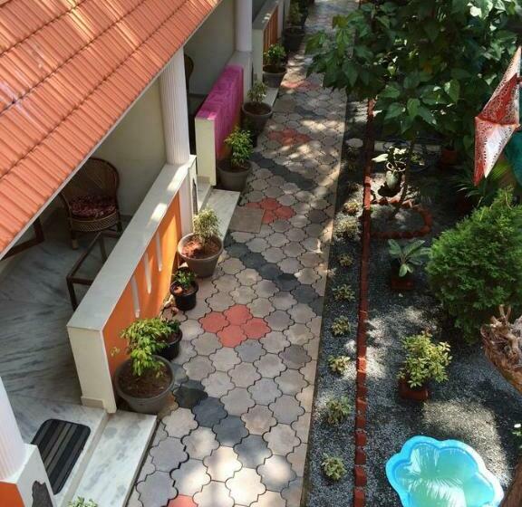 פנסיון Moon Valley Cottage