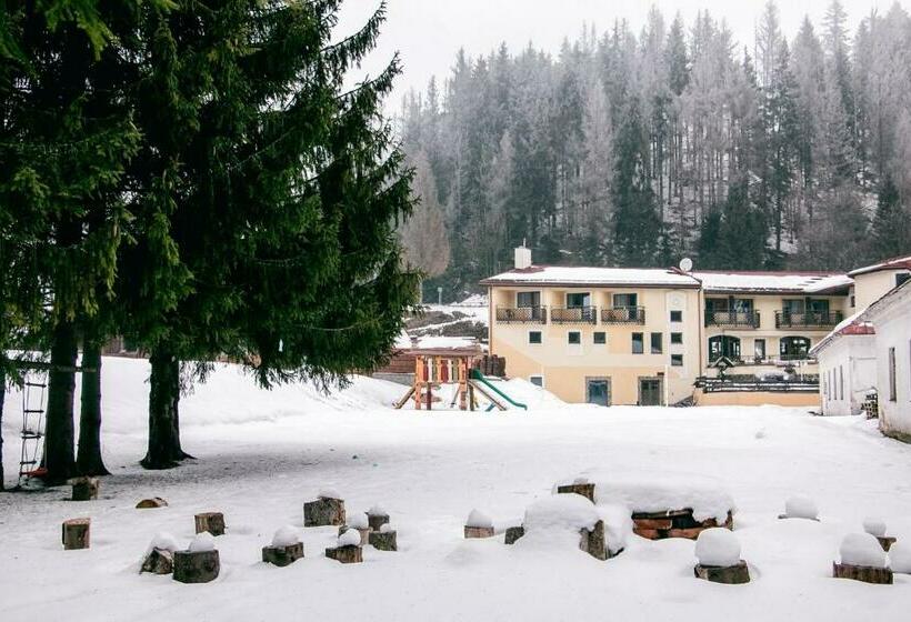 ペンション Penzión Salamander