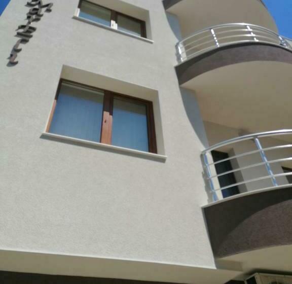 بنسيون Villa Mareli