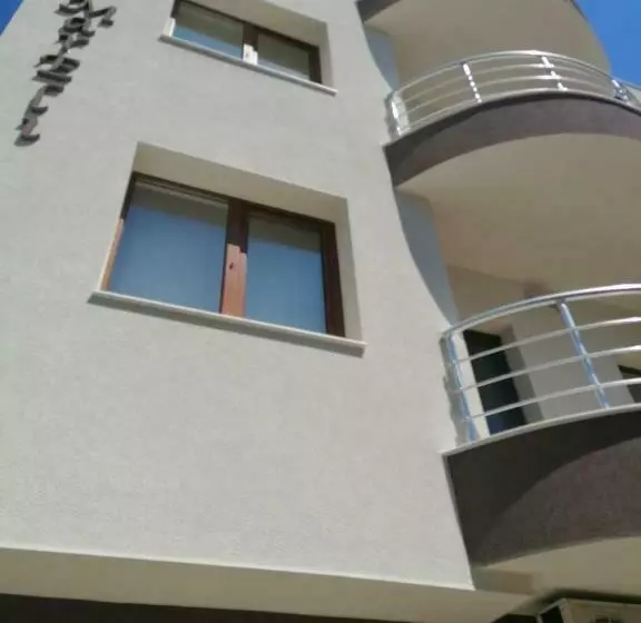ペンション Villa Mareli