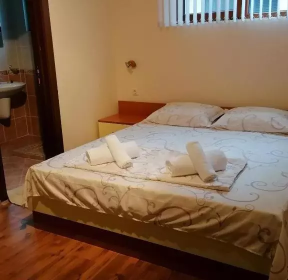 ペンション Villa Mareli