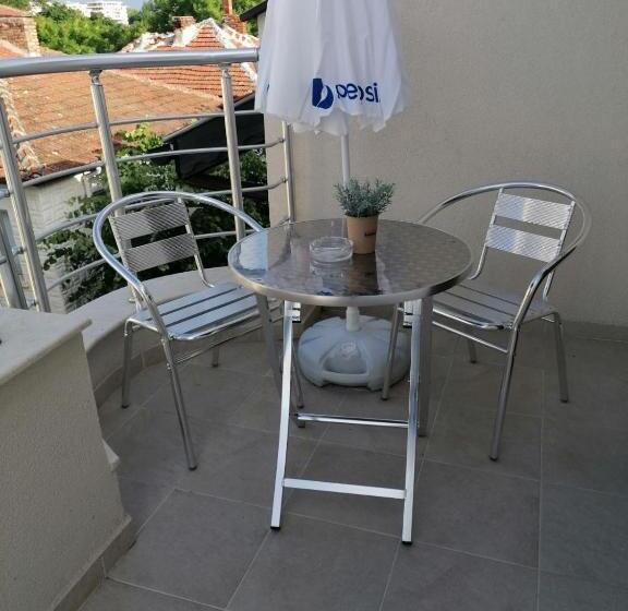 بنسيون Villa Mareli