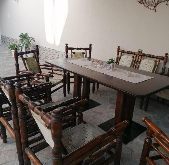 بنسيون Villa Mareli