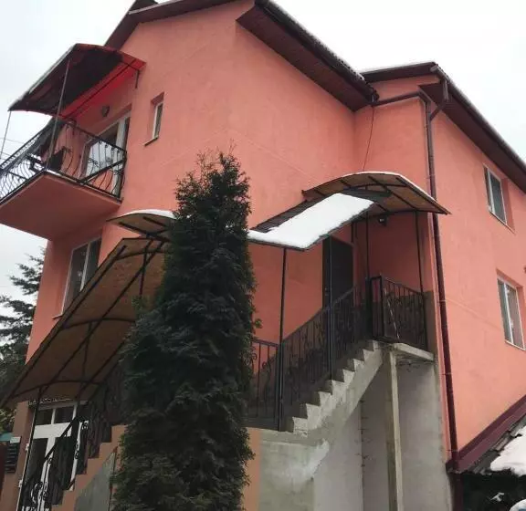 ペンション Zatishok Guest House