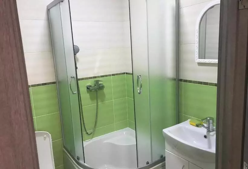 ペンション Zatishok Guest House