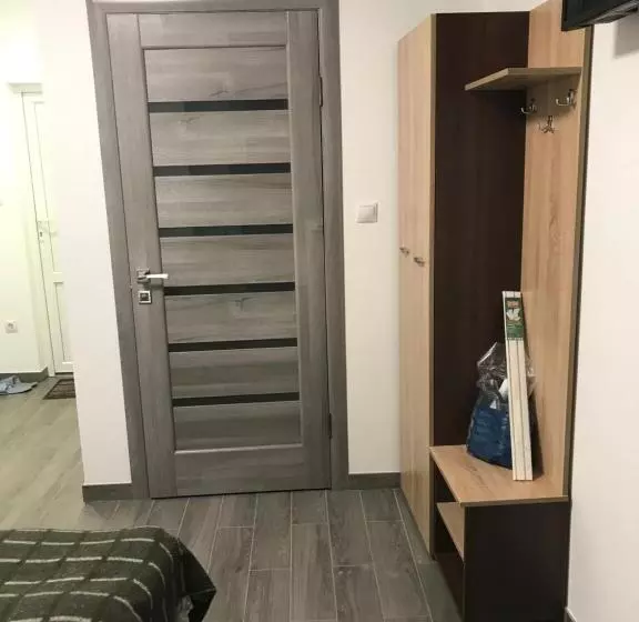 ペンション Zatishok Guest House