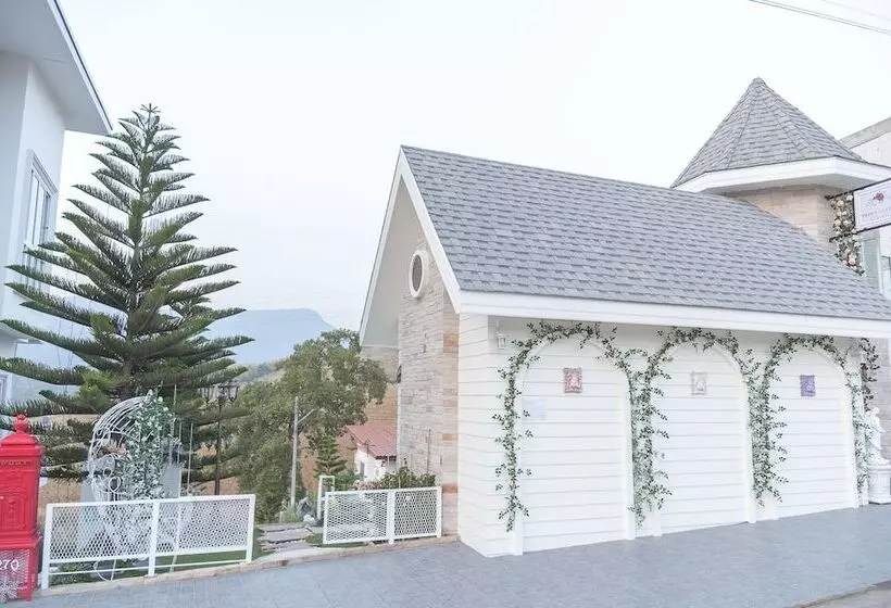 هتل Prim's Cottage