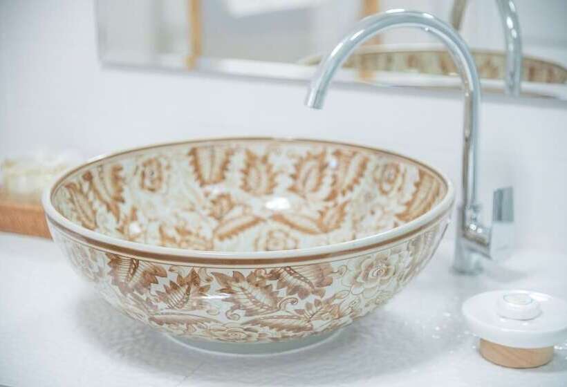 Отель Prim's Cottage