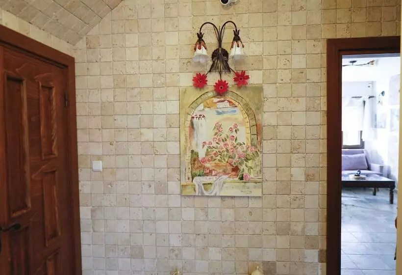 ホテル Villa Lotus Konuk Evi