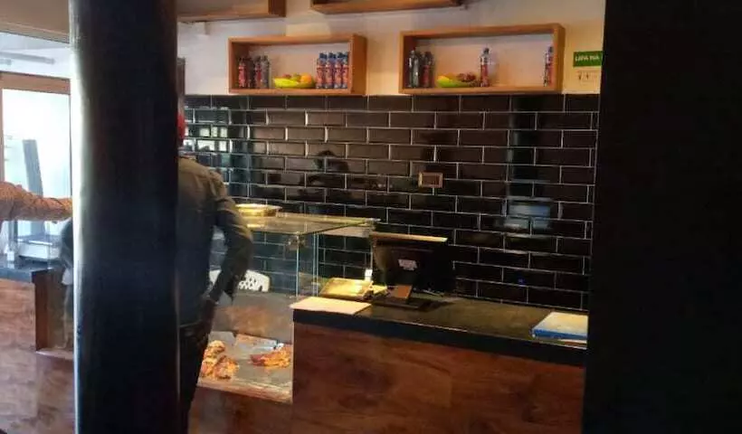 هتل Tarino Bar And Lodging