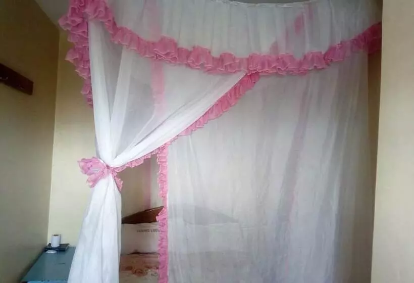 هتل Tarino Bar And Lodging