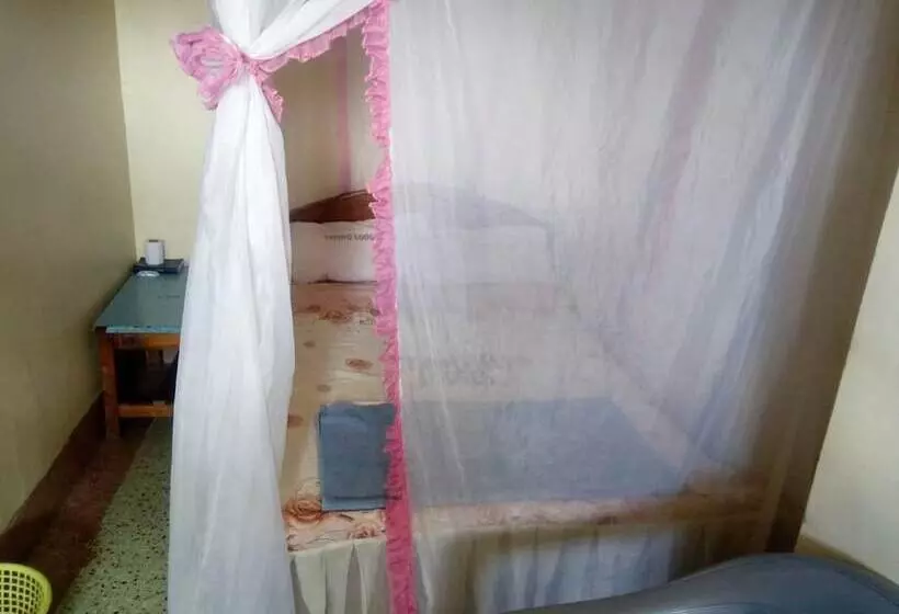 هتل Tarino Bar And Lodging