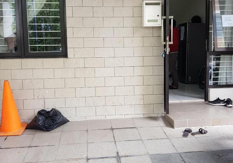 فندق Aloha Guest House   1 Male Only