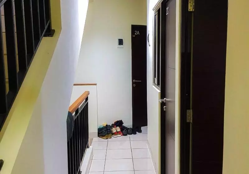 Hotelli Aloha Guest House   1 Male Only