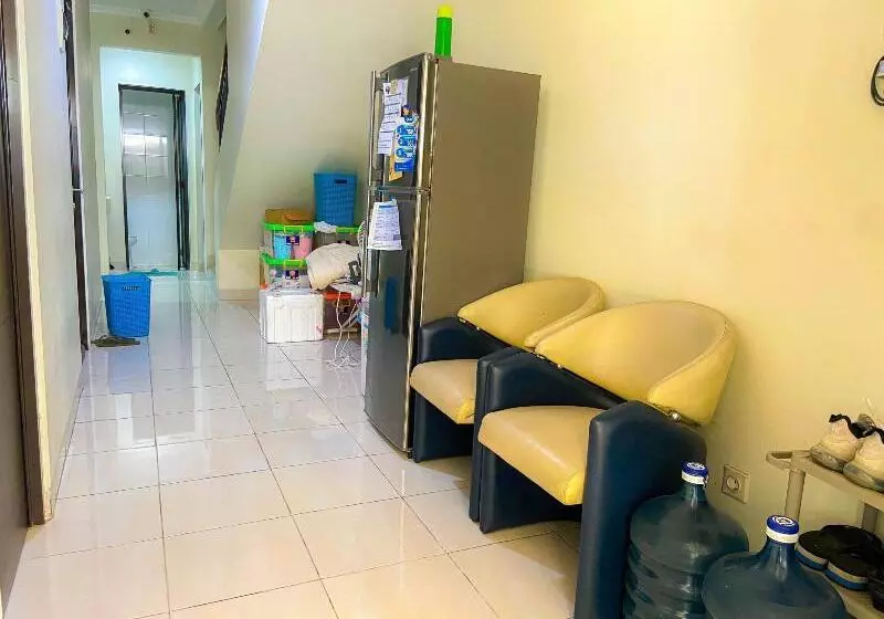 Hotelli Aloha Guest House   1 Male Only