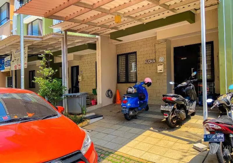 Hotelli Aloha Guest House   1 Male Only