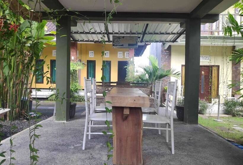 호텔 Oyo 90547 Pondok Saren Anyar