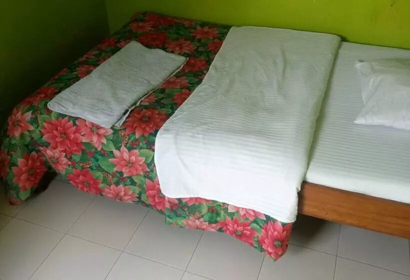 هتل Estla Lodge