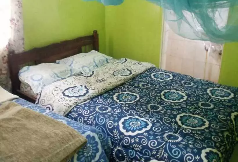 هتل Estla Lodge
