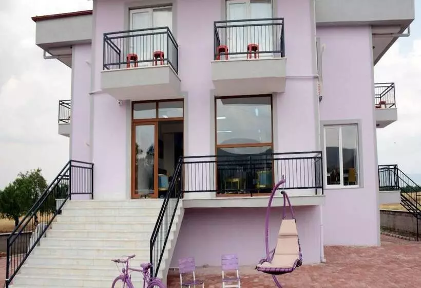 Hotelli Lavanta Villa