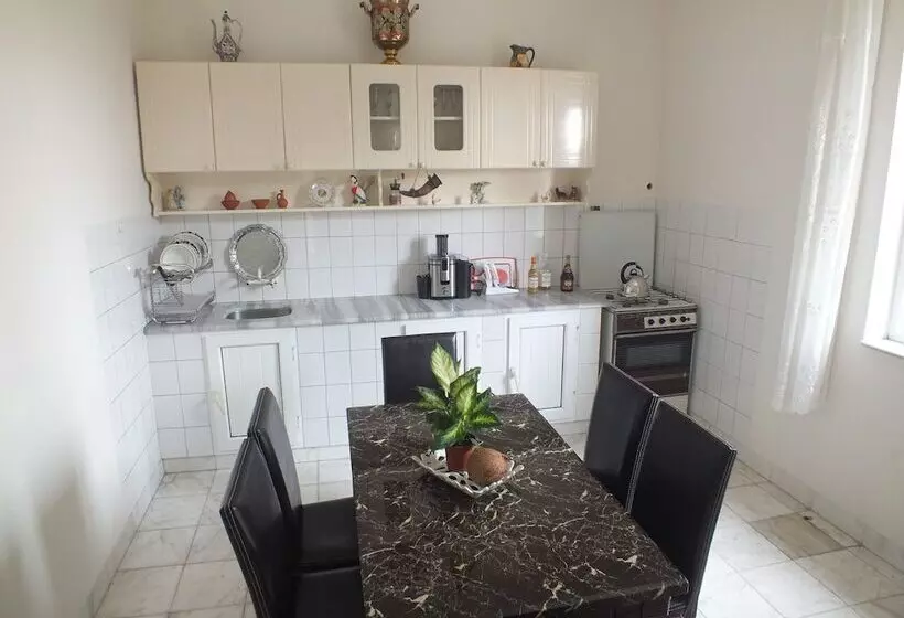 هتل Guest House Lazuri