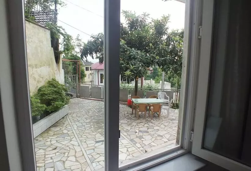هتل Guest House Lazuri