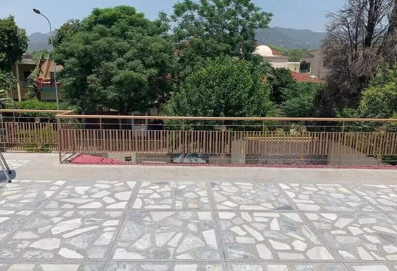 هتل Margalla Palace