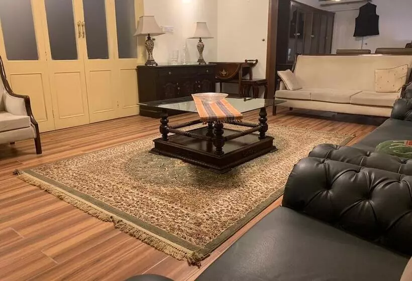 هتل Margalla Palace