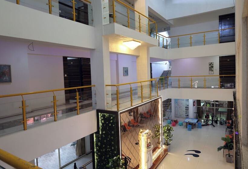 Hotel Nilaya Nest Away