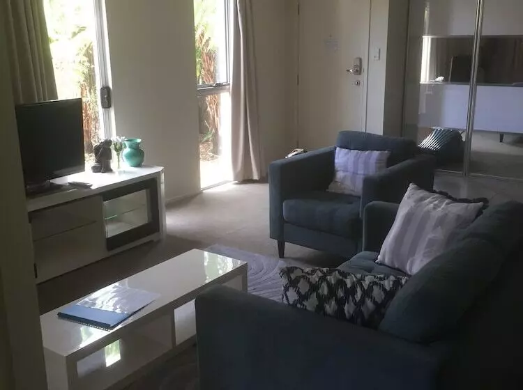 Airlie Central Apartments