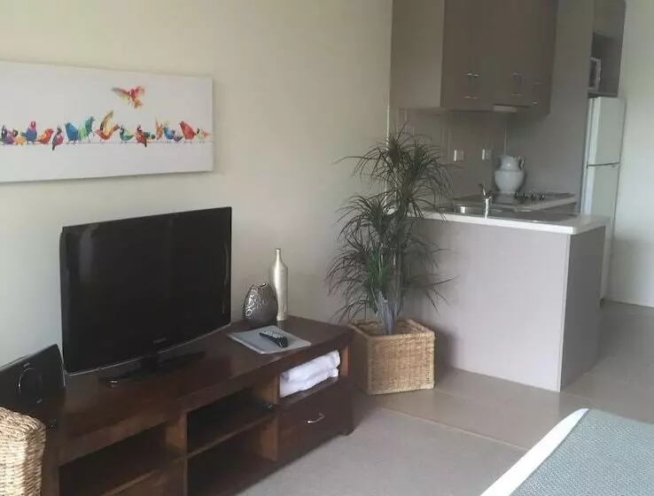 Airlie Central Apartments