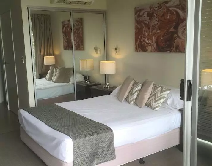 Airlie Central Apartments