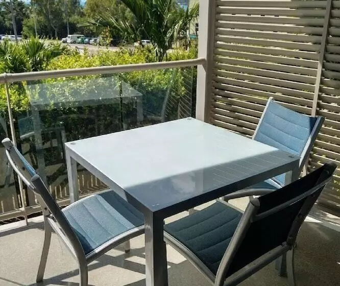 Airlie Central Apartments