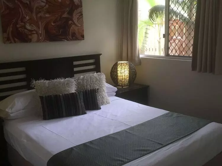 Airlie Central Apartments